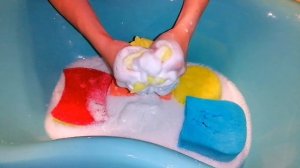 Asmr 🧽sponge squeezing w ariel and amway 🧴🧜♀️