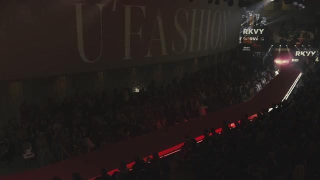 FASHION SHOW смотреть онлайн