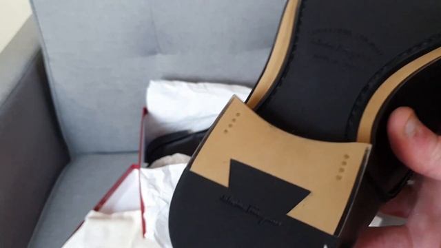 Ferragamo Business Shoes Unboxing and Review смотреть онлайн
