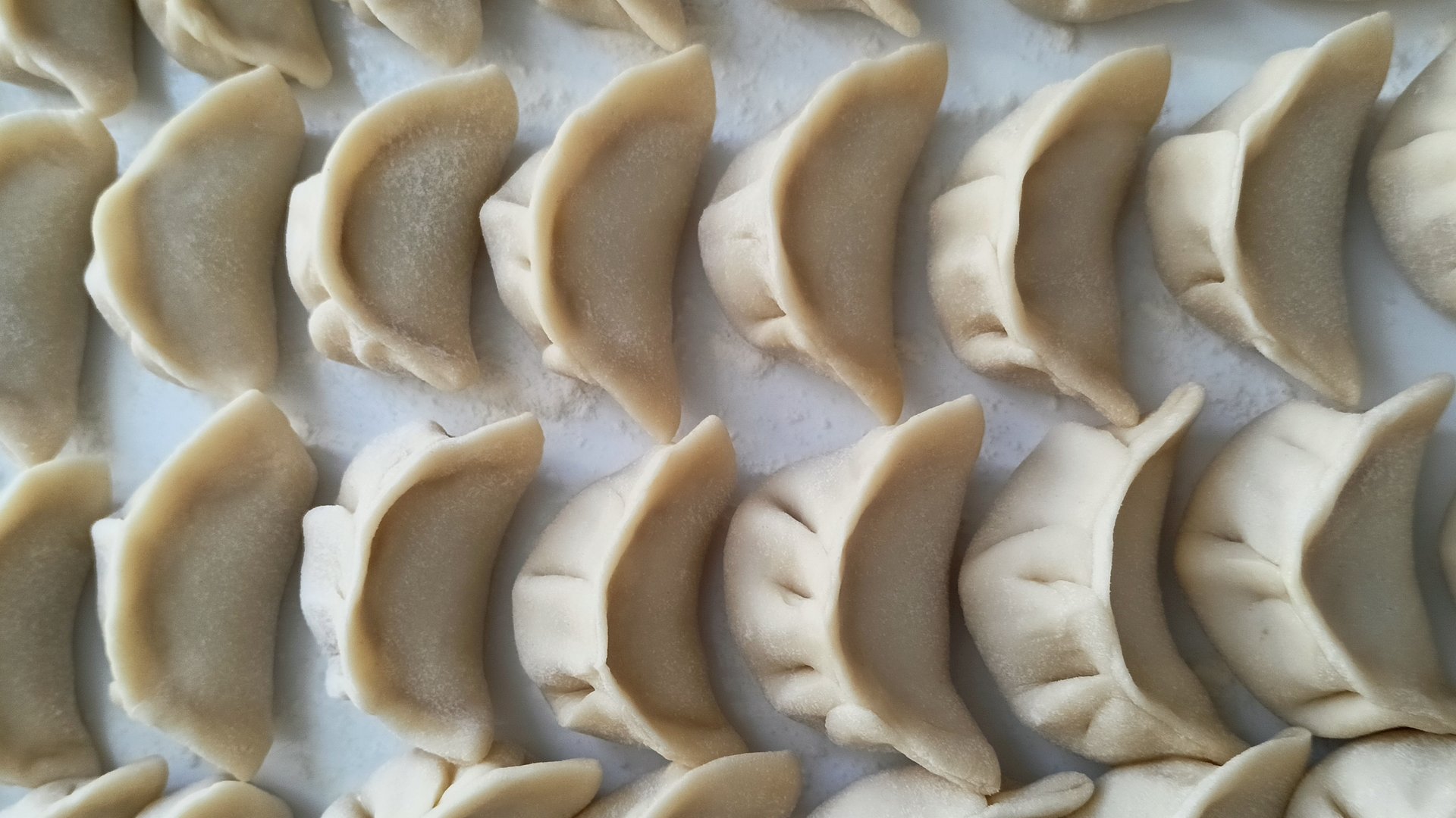 Накормила с утра сиротинок/ Налепила пельменей/ смотреть онлайн