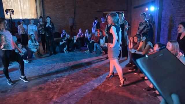 HARLEM NIGHTS BATTLE | Waacking beginners 1/4 | Каролина Абеева vs Татьяна смотреть онлайн