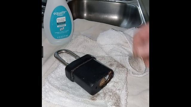 Clean Hard to Open Locks смотреть онлайн