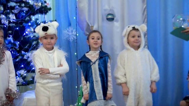 Свято Нового року смотреть онлайн