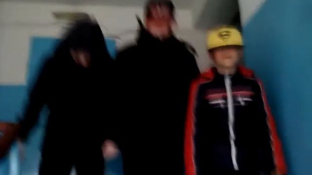 Между нами тает лед а Саша,Паша жрут помет смотреть онлайн