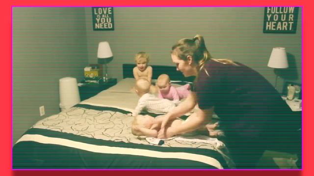 Самая счастливая мама это та, у которой от заботы на лице всегда улыбка смотреть онлайн