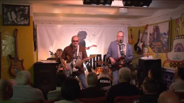 MORE — Walk Of Life (Dire Straits cover) смотреть онлайн
