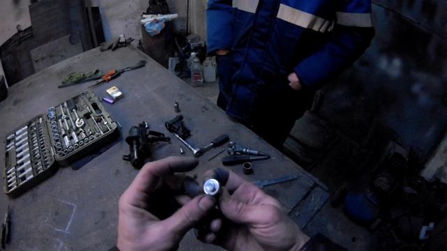 Мерседес 190 w201 w 124. Ремонт кулисы по новому, без проточки рычага смотреть онлайн