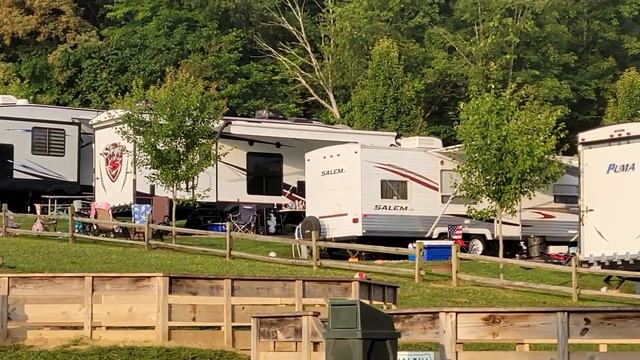 Jellystone Park MIll Run - Review & Campground Tour смотреть онлайн