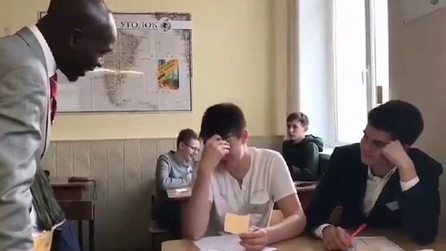 фрагмент встречи в Английском Разговорном клубе школы Логос смотреть онлайн