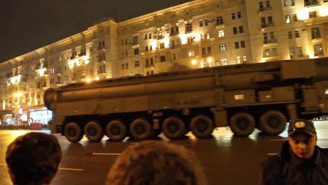 Ночная репетиция Парада Победы 2011, Тополя смотреть онлайн