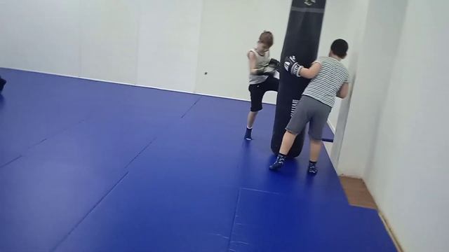 тренировка. работа по грушам смотреть онлайн