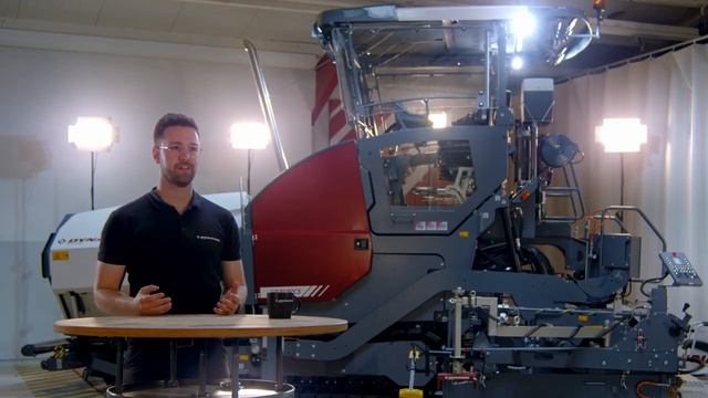 Confira a apresentação da nova geração de nossa pavimentadora de estradas SD2500CS. смотреть онлайн