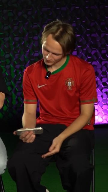 ⁉️⚽️ УГАДАЙ ГДЕ МЯЧ? @goodboots #футбол #месси #барса #мячlab #мячproduction смотреть онлайн