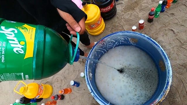 HOW TO TRY Mentos vs , Coca Cola, Chupa Chups, 7up, Mirinda and Big Fanta Underground ! смотреть онлайн
