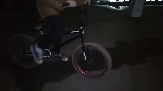 Как сделать банихоп на BMX/ How to bunny hop BMX смотреть онлайн