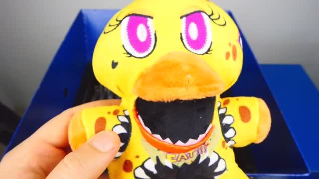 Смелый утенок бросился на измельчитель а за ним его друзья мягкие игрушки и верный пес смотреть онлайн