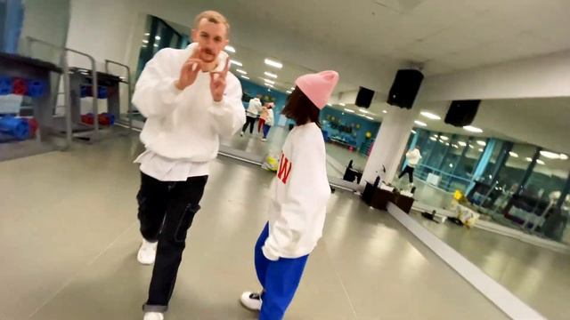 NILETTO - Angels - Танец (@jeny_miki & Vova Legend) смотреть онлайн