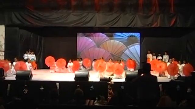 Umbrella Dance смотреть онлайн