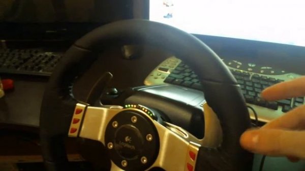 Logitech G27. У всех так ? (люфт?)