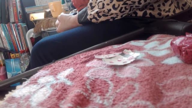 LOL /Распаковка /Золотой шар/// смотреть онлайн