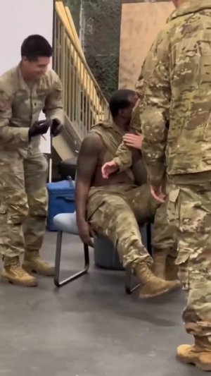 😁 Солдат боится укола 😁🔥👍