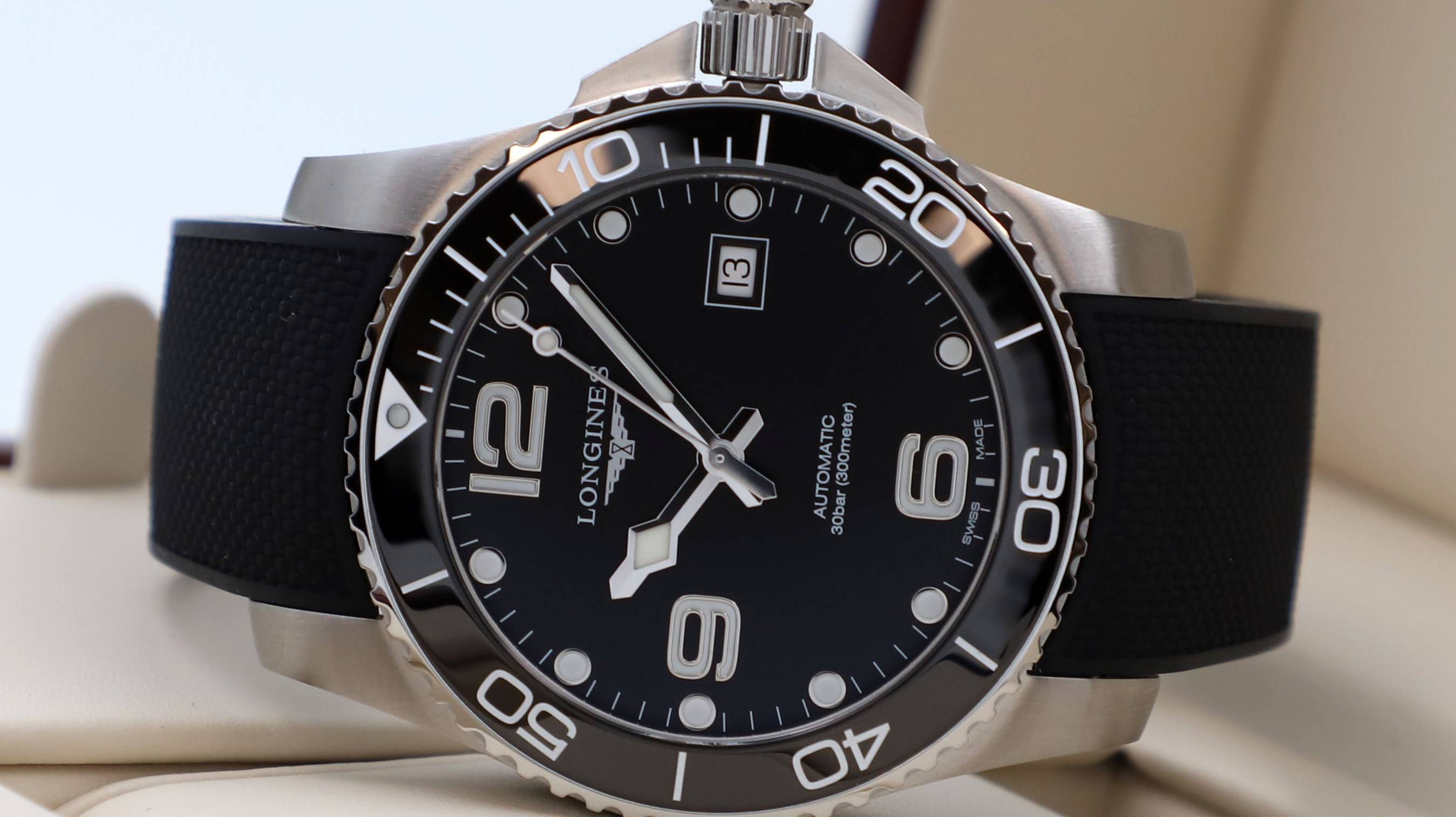 Longines HydroConquest 41 mm L3.781.4.56.9 смотреть онлайн