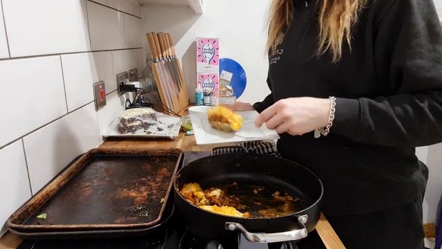 FAMILY MEALS & RECIPE COOK WITH ME | four children & newborn, easy prep dinners, veggie 🍴🥘 смотреть онлайн