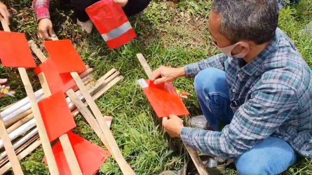 Teknik Memasang Perangkap Hama Empoasca pada Perkebunan Teh ! смотреть онлайн