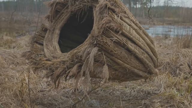 Строительство гнезда для выживания из тростника над водой смотреть онлайн