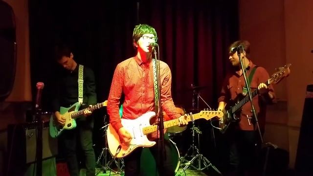 AM RERUNS (fka Lip Sync Chicks) "Bad Time Child" live at the Exeter (3.3.18) смотреть онлайн