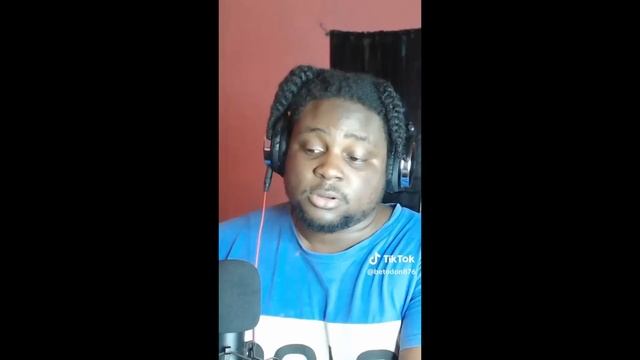 Squash Caught On Camera showing lots of Guns in America And Warn To Becareful of F.B.I смотреть онлайн