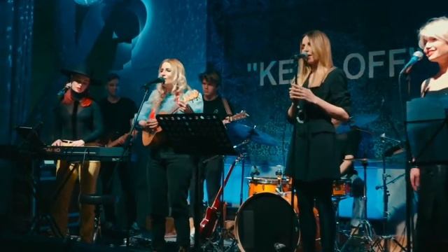 Маша Фэй - Бедрами (live) смотреть онлайн
