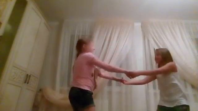 Танцы\Лёля и Настя смотреть онлайн