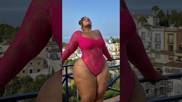 Marie Assi| Plus Size Instagram Model | Biography Curvy Model | InstaWiki