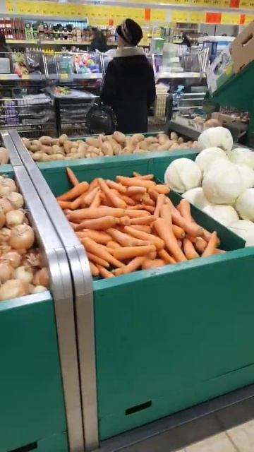 Цены на картофель, лук и морковь в продуктовом магазине в России. 2 апреля 2022. #shorts смотреть онлайн