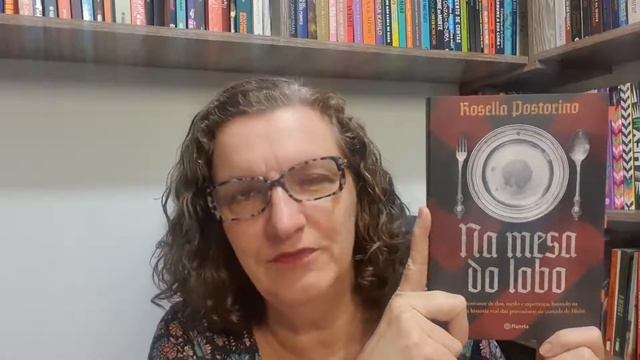 Resenha: Na Mesa do Lobo, Rosella Postorino, Planeta de Livros смотреть онлайн