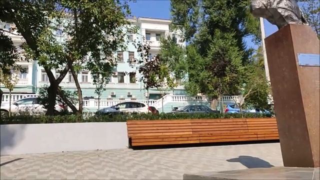 Сквер Комсомольцев, памятник В. Баневуру , на Пушкинской . Владивосток смотреть онлайн