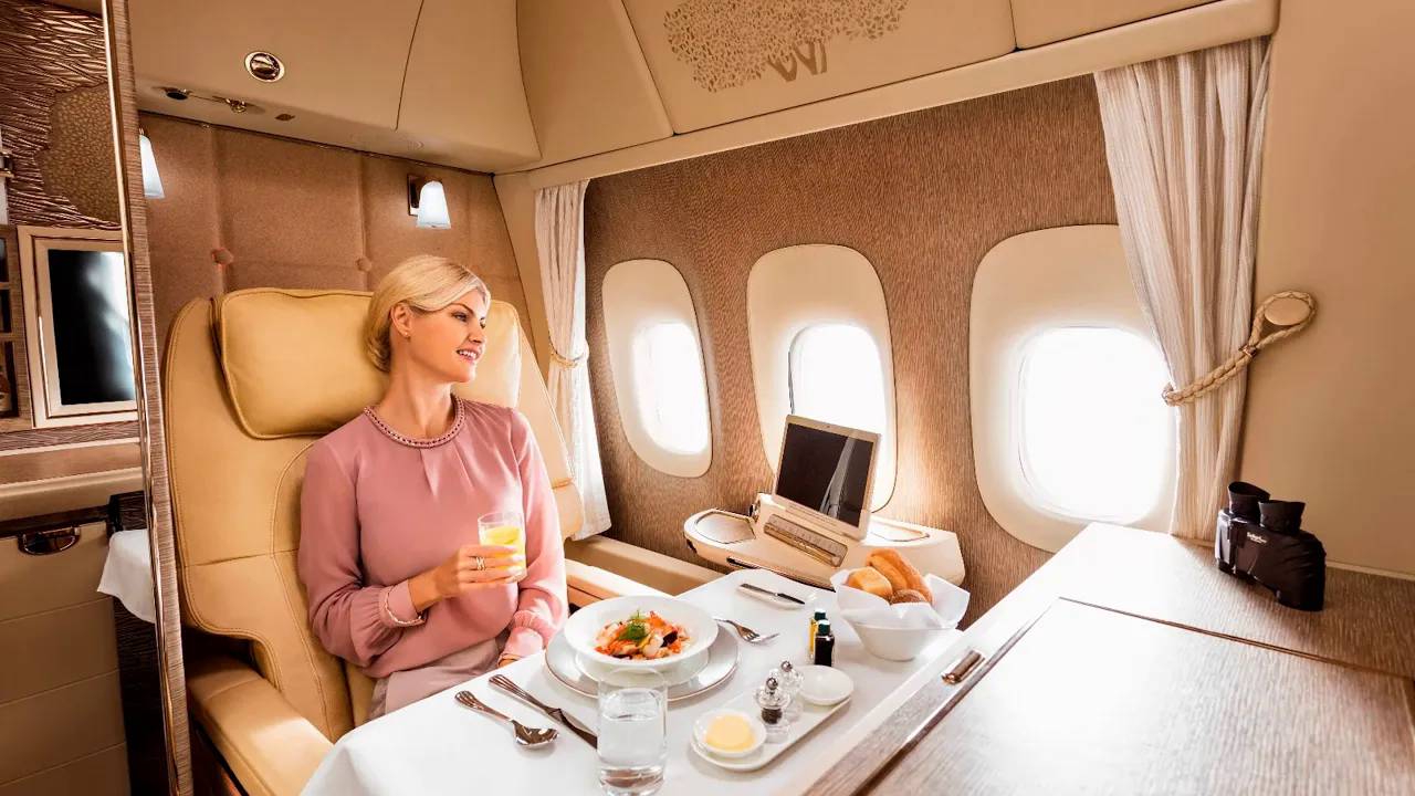 EMIRATES First & Business Class Boeing 777 ＂Game Changer＂ (full flight experience) смотреть онлайн