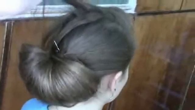 Романтична зачіска на основі валика смотреть онлайн