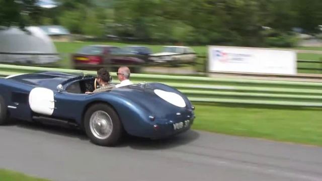 Jaguar C Type screeching off the line at Prescott june 2012 смотреть онлайн