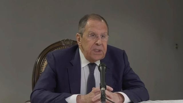 Появление войск вооруженных сил НАТО под чужим флагом на территории Украины для нас неприемлемо. смотреть онлайн