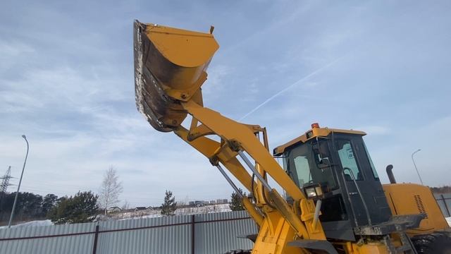 Погрузчик в работе смотреть онлайн