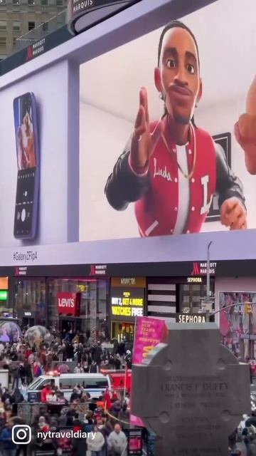 We at Times Square! 🐶 3D Billboard - @samsung Galaxy Z Flip 4 @android #nyc 💕#galaxyzflip4 #ad смотреть онлайн