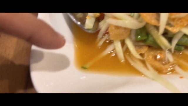 BEST SOMTAM PAPAYA SALAD in Bangkok, Thailand 🇹🇭|Somtam Nua restaurant Part 1 смотреть онлайн