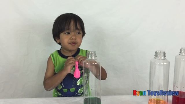 Balloons Blow Up with Baking Soda and Vinegar Science Experiment for kids смотреть онлайн