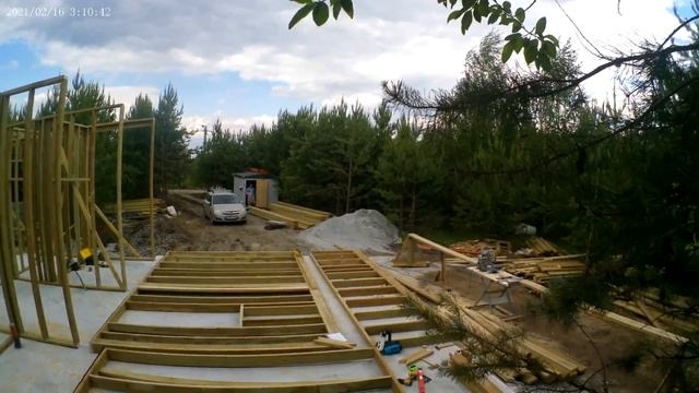 Дом п. Улесье, монтаж наружных стен, день 3 смотреть онлайн