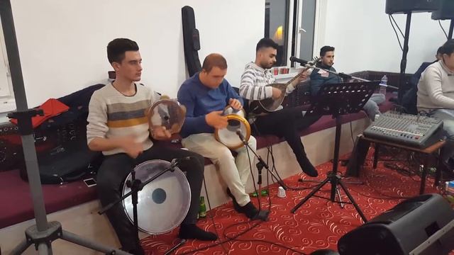 Ayaşlı Ali Tuna & AnkaraLım Gel-Aptalsın Cingensin смотреть онлайн