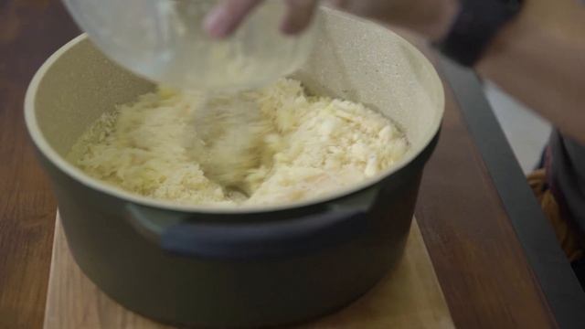 Mac & cheese made in Greece 🔪 Roberto's Kitchen смотреть онлайн