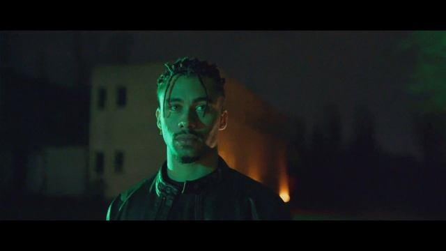Misha Miller - Un minut | Official Video смотреть онлайн