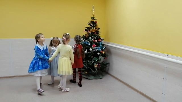 Новый год в утренней группе 3 смотреть онлайн